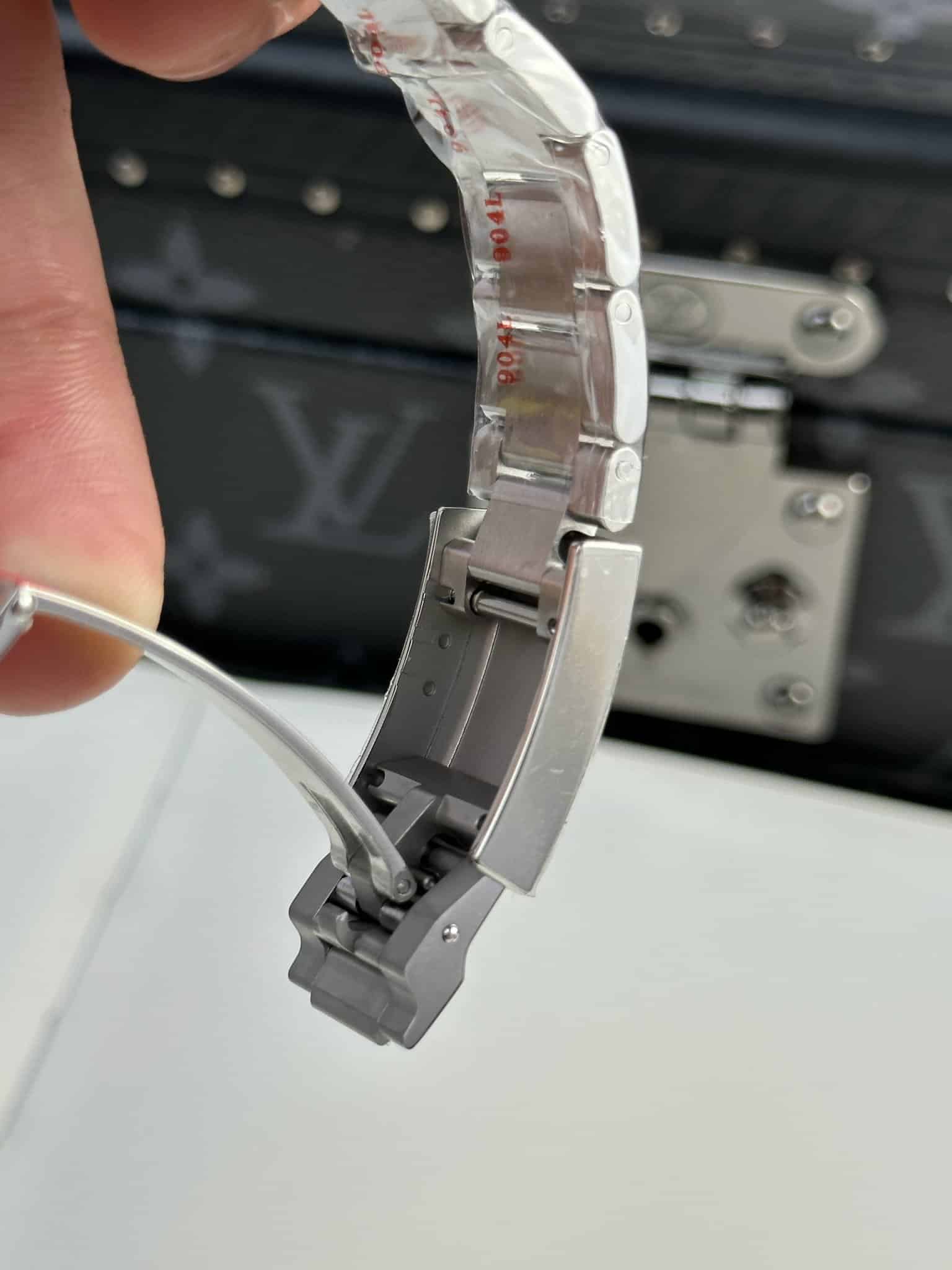 Rolex Daytona 126500LN 0002 Godzilla 10.jpg