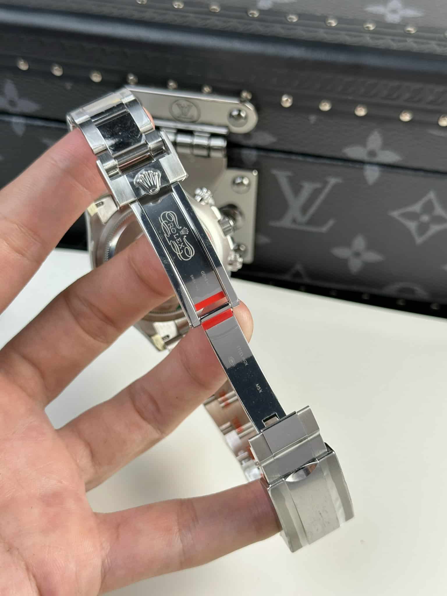 Rolex Daytona 126500LN 0002 Godzilla 9.jpg