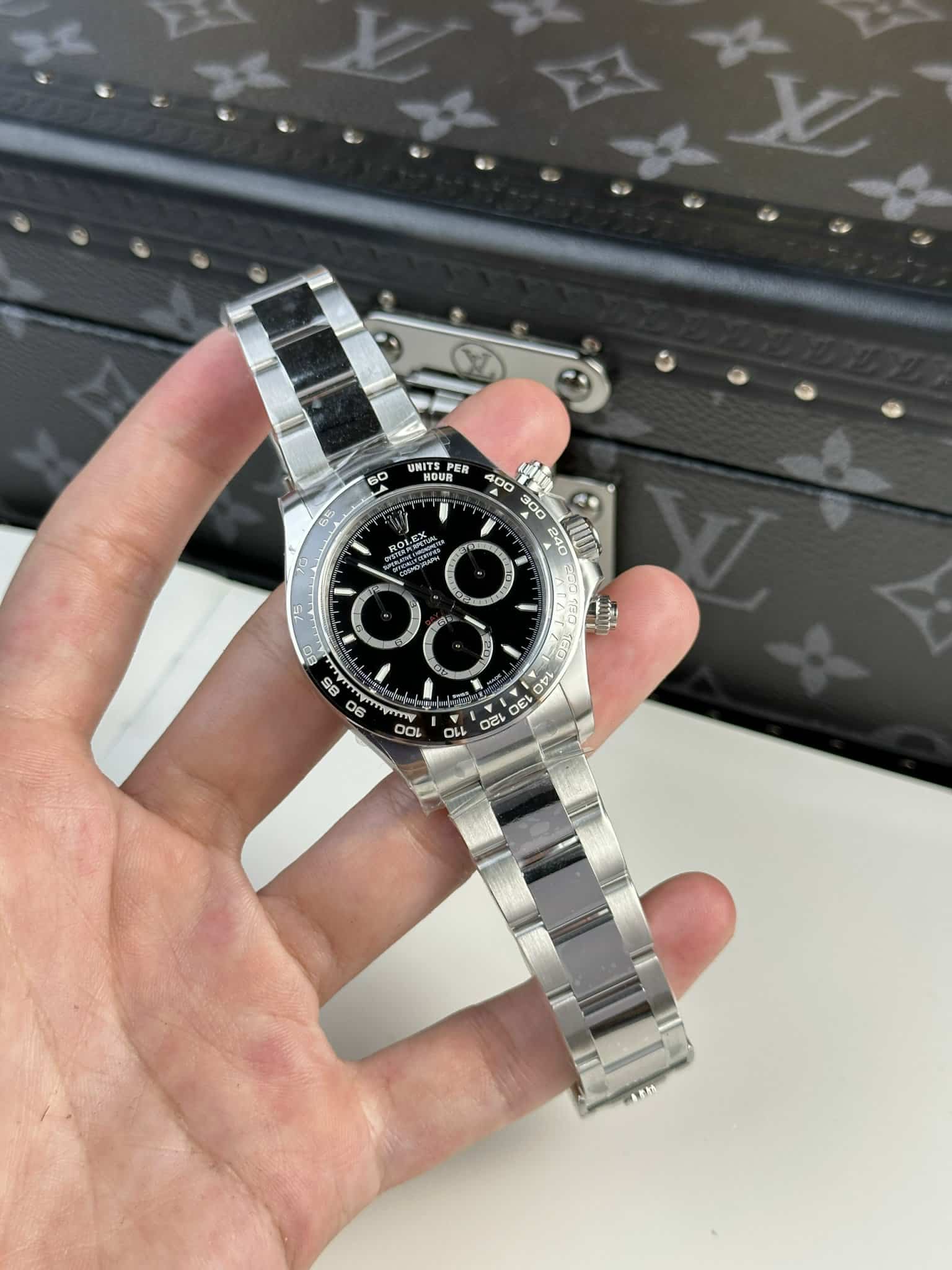 Rolex Daytona 126500LN 0002 Godzilla.jpg