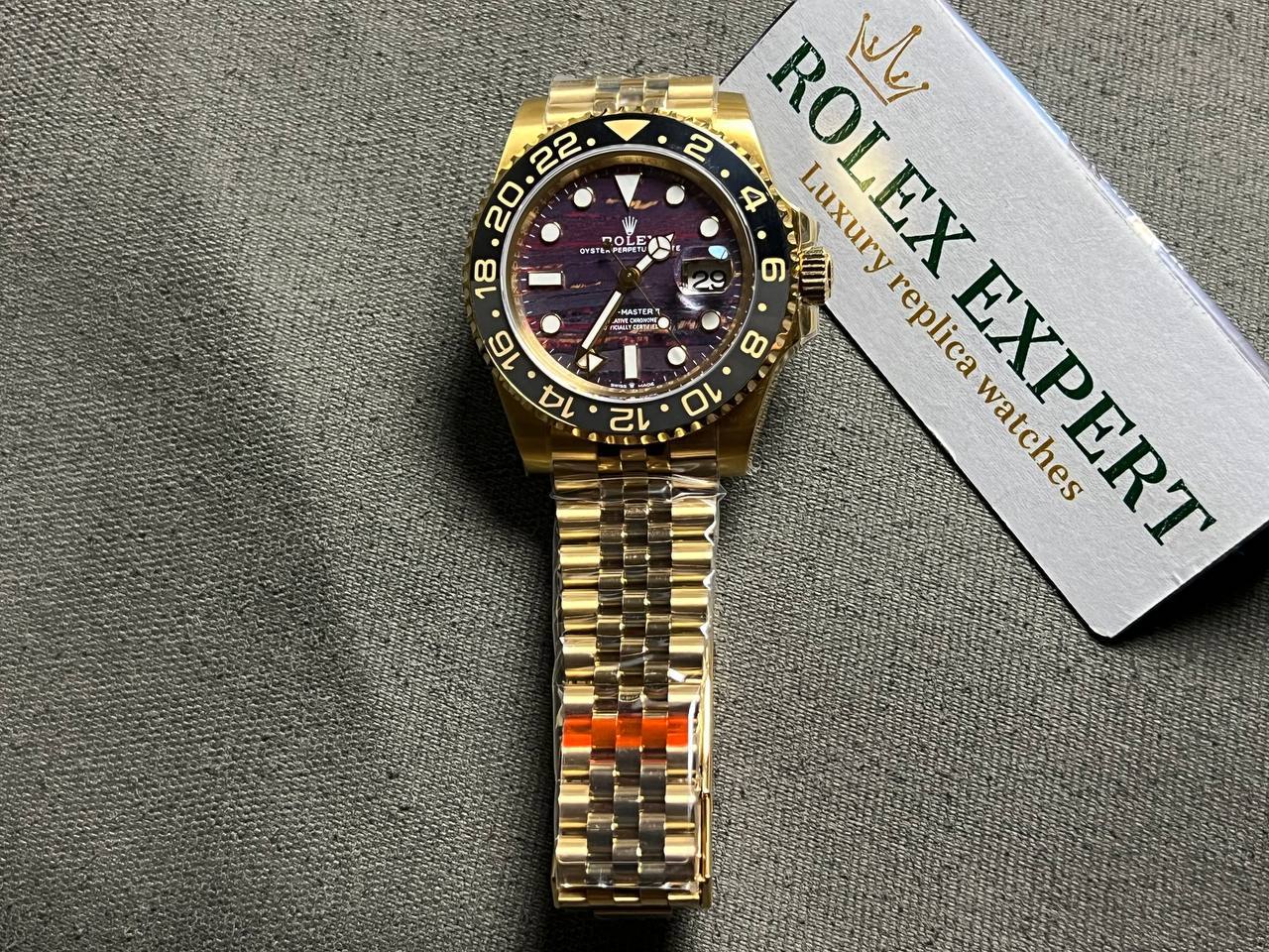 Superclone Rolex GMT Master II 40 mm 126718GRNR Tiger Iron Dial 2.jpg