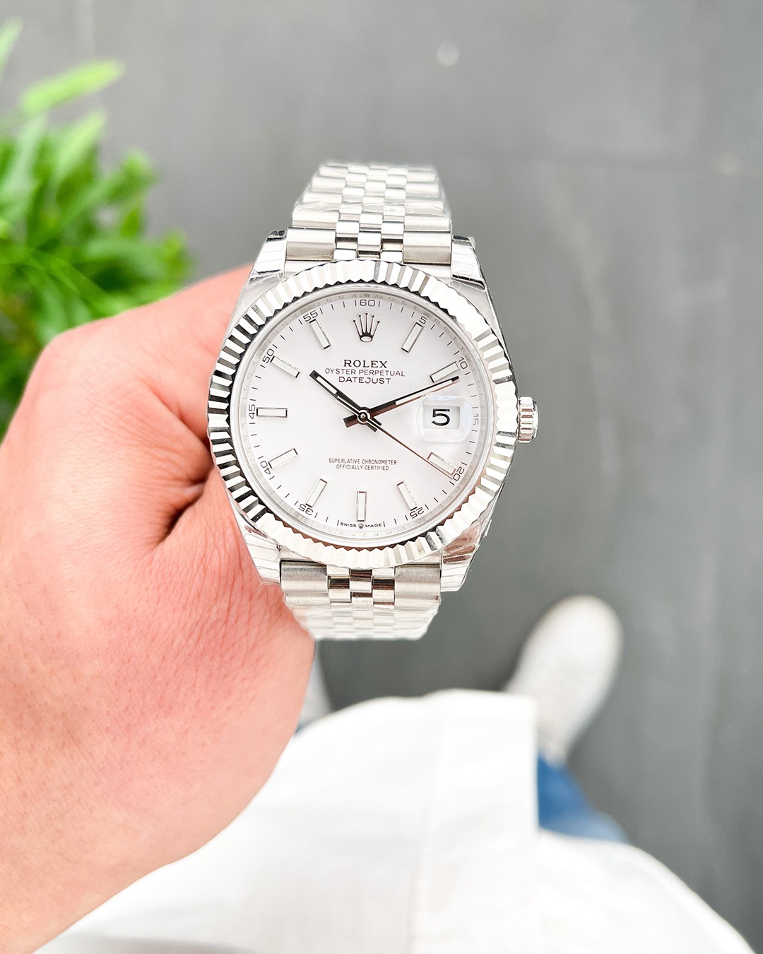 rolex datejust 41 white dial fluted bezel jubilee 126334 2.jpg
