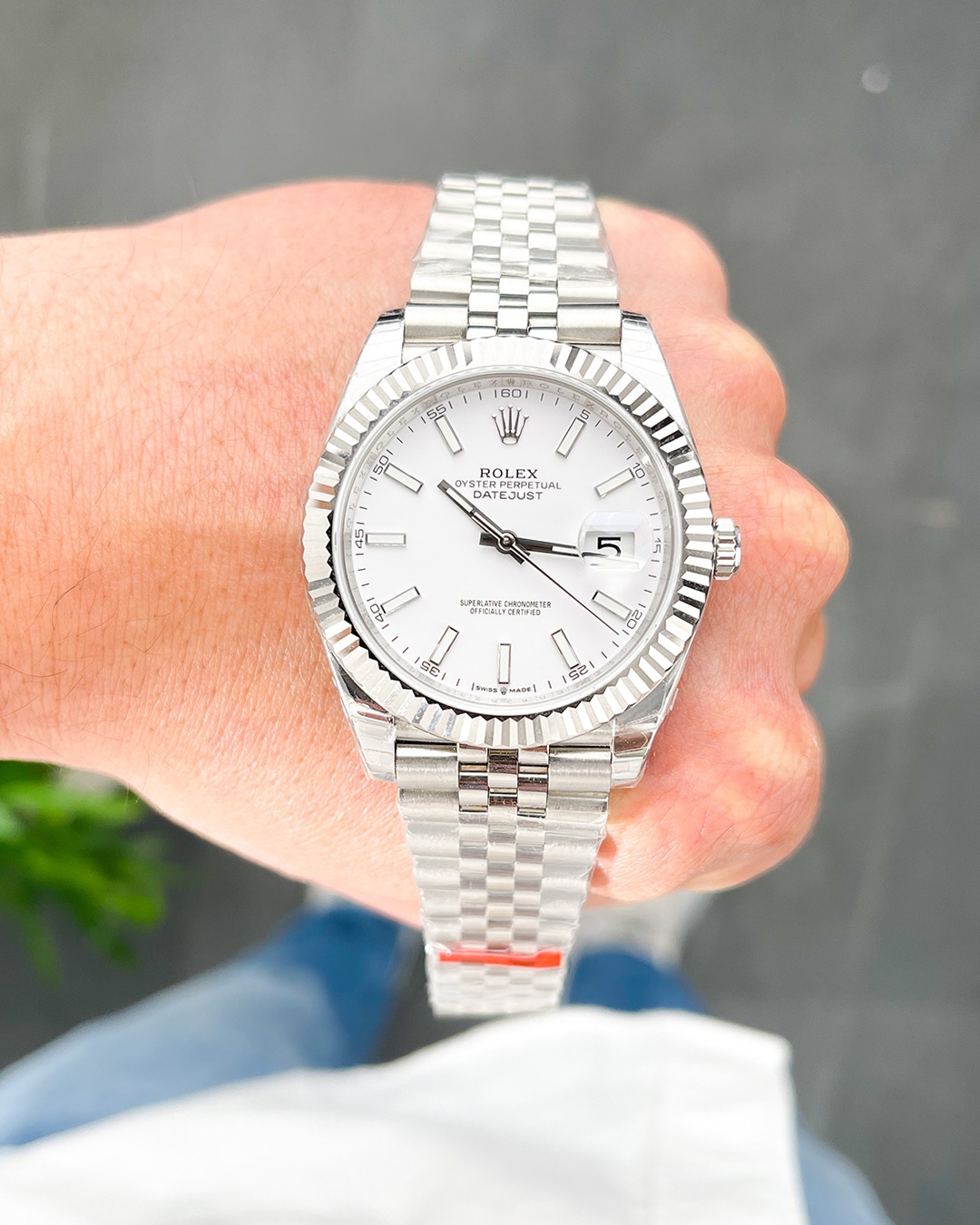 rolex datejust 41 white dial fluted bezel jubilee 126334 6.jpg